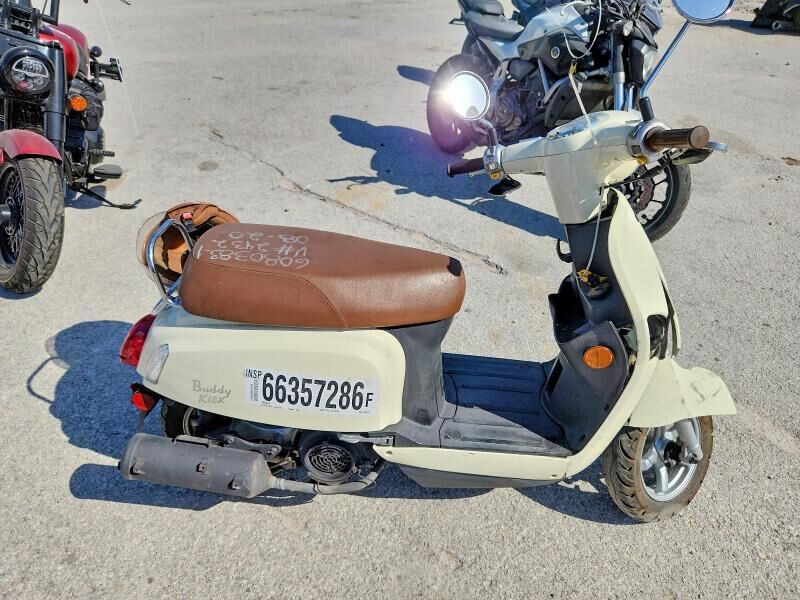 2021 GENUINE SCOOTERS Buddy Kick