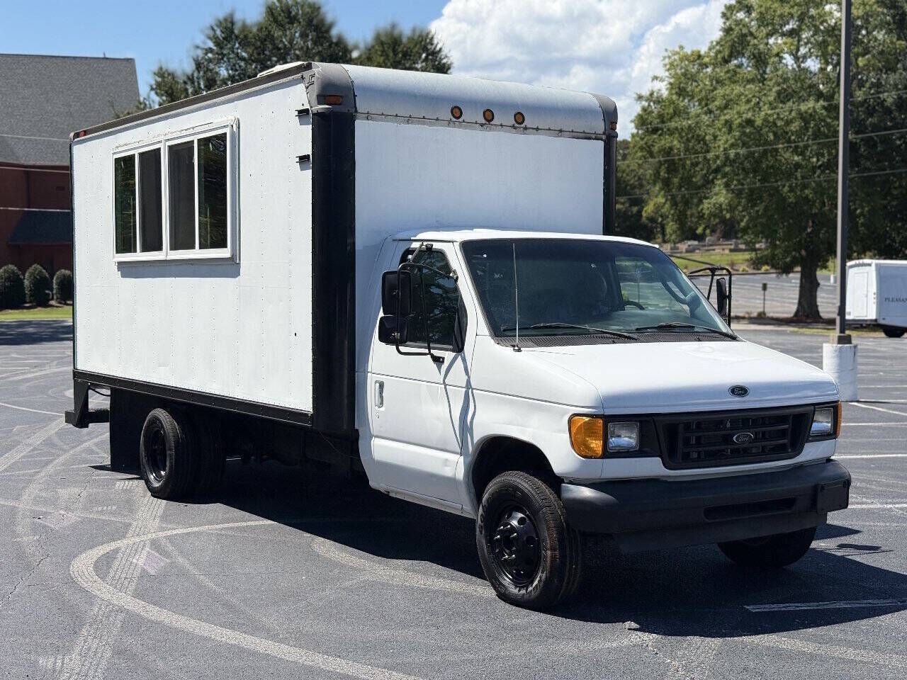 2004 FORD E-450