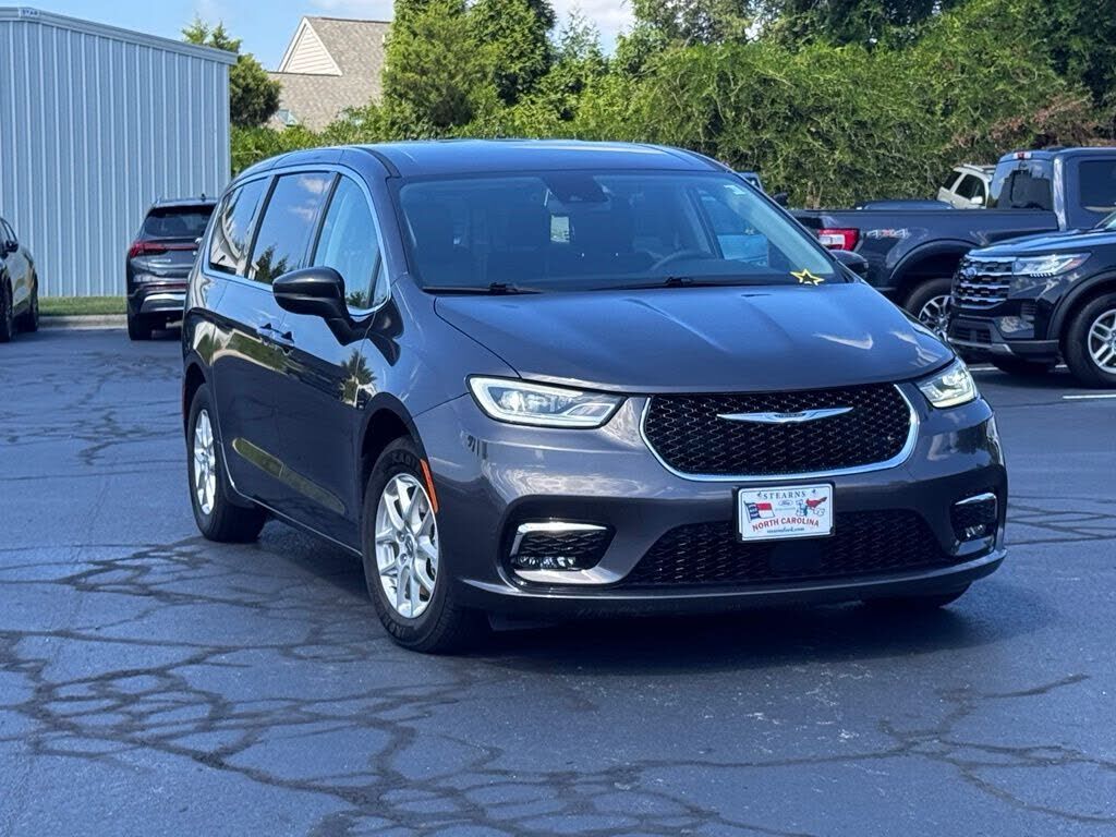 2023 CHRYSLER Pacifica