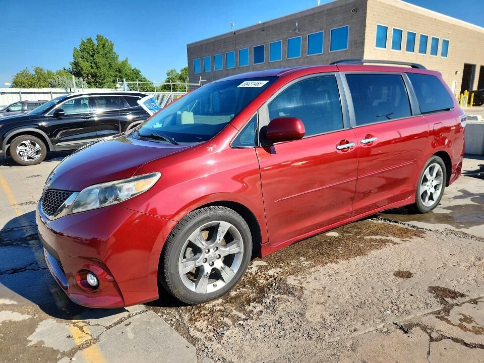 2013 TOYOTA Sienna