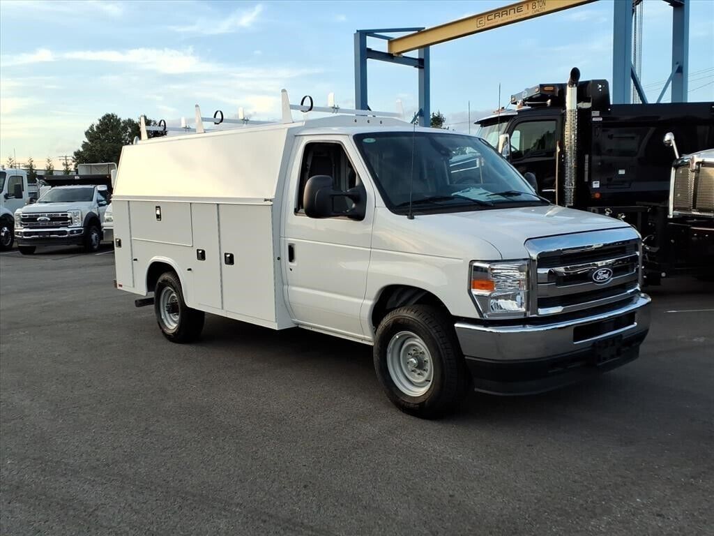 2027 FORD E-350