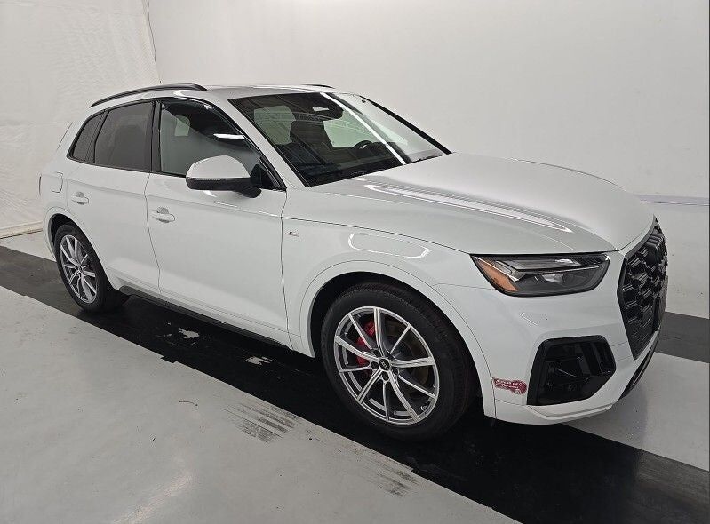 2024 AUDI Q5 e