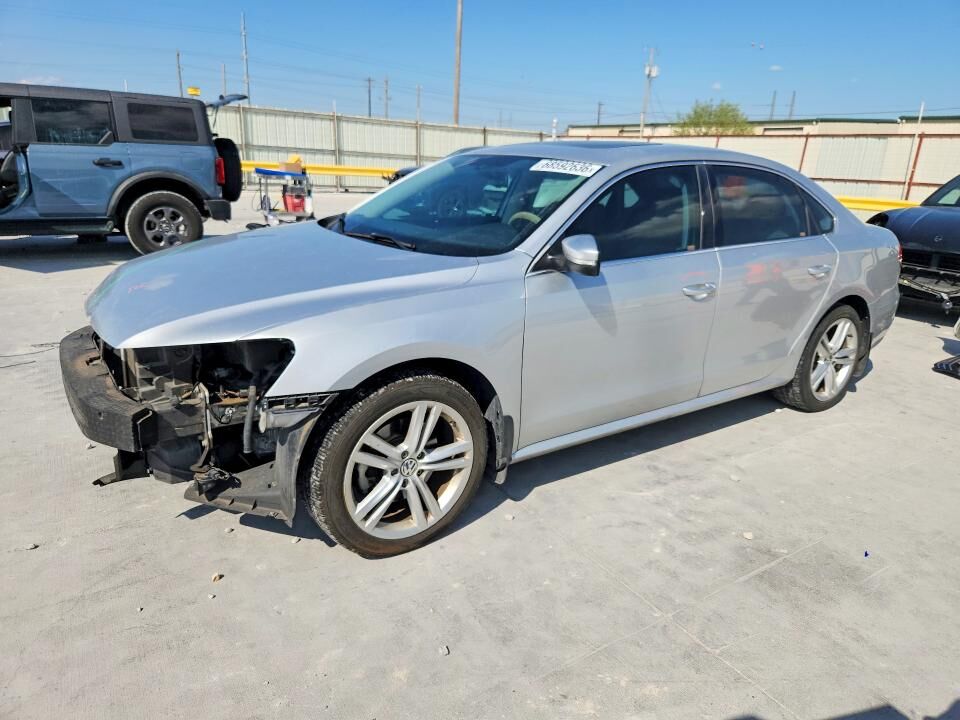 2014 VOLKSWAGEN Passat