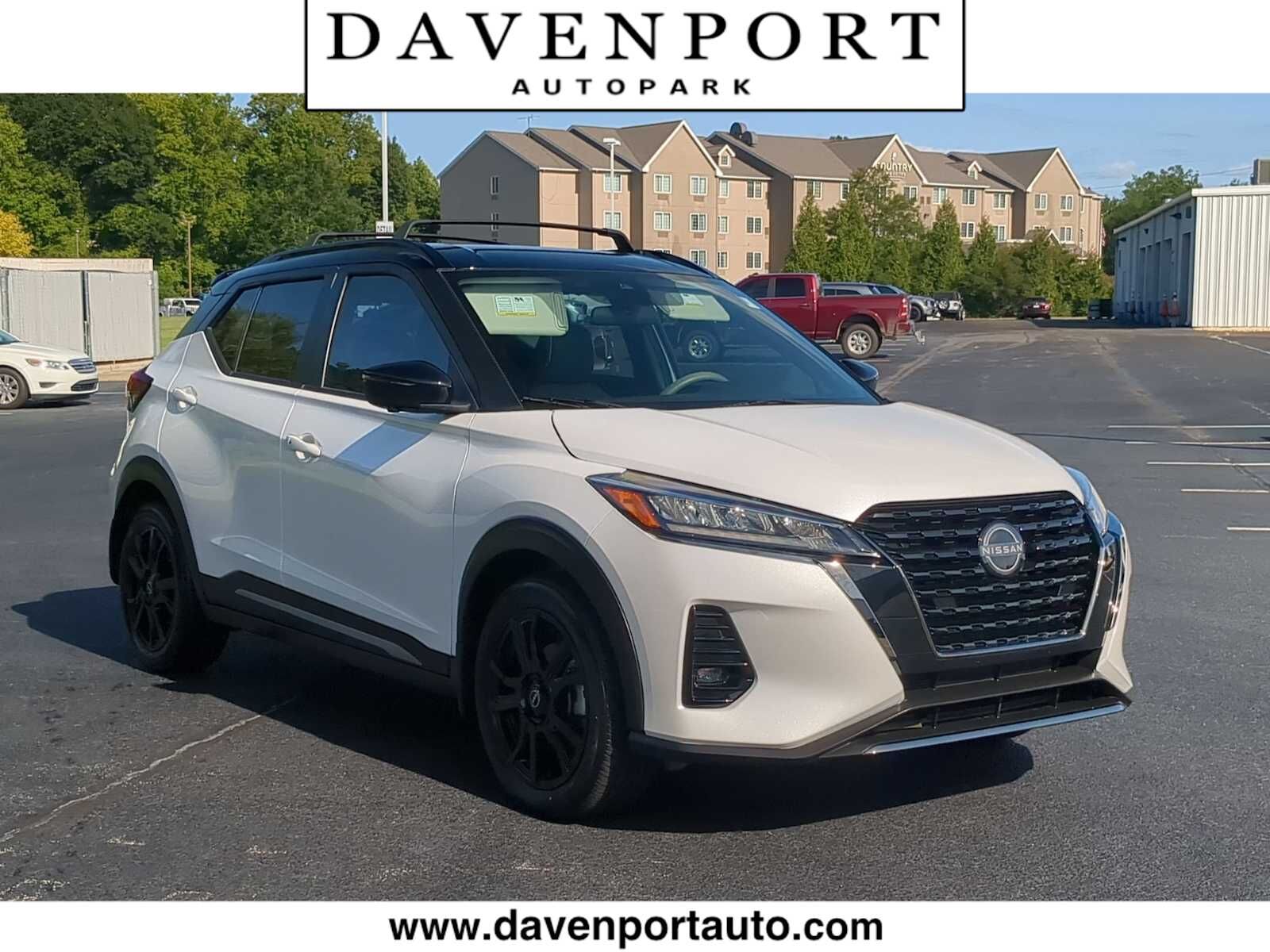 2024 NISSAN Kicks