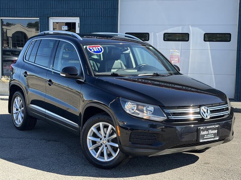 2017 VOLKSWAGEN Tiguan