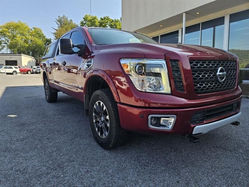 2019 NISSAN Titan