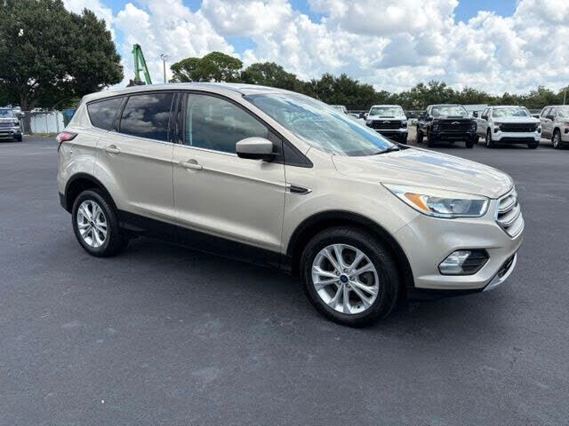 2017 FORD Escape