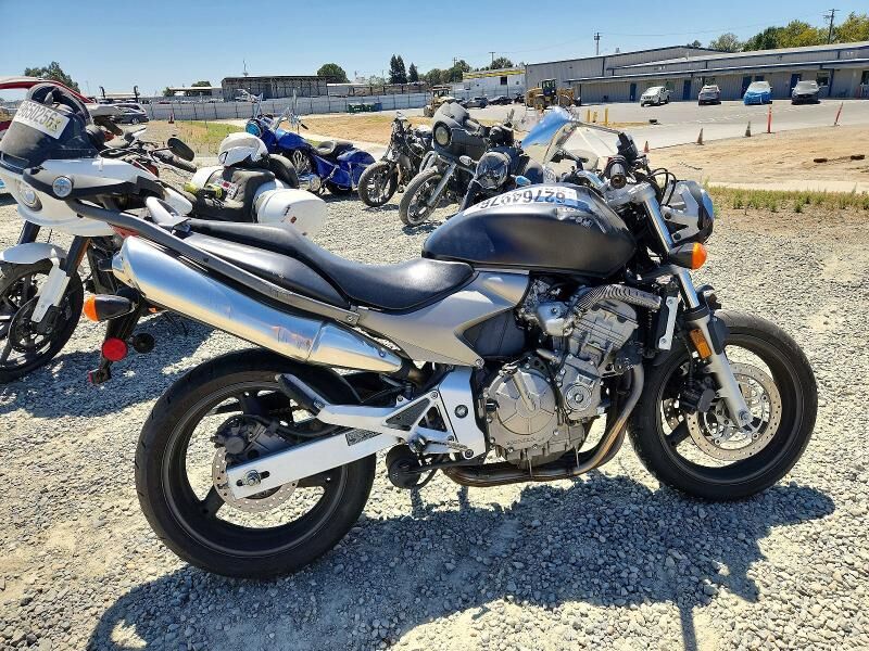 2004 HONDA CB