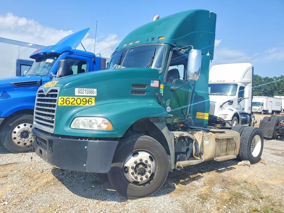 2017 MACK CXU