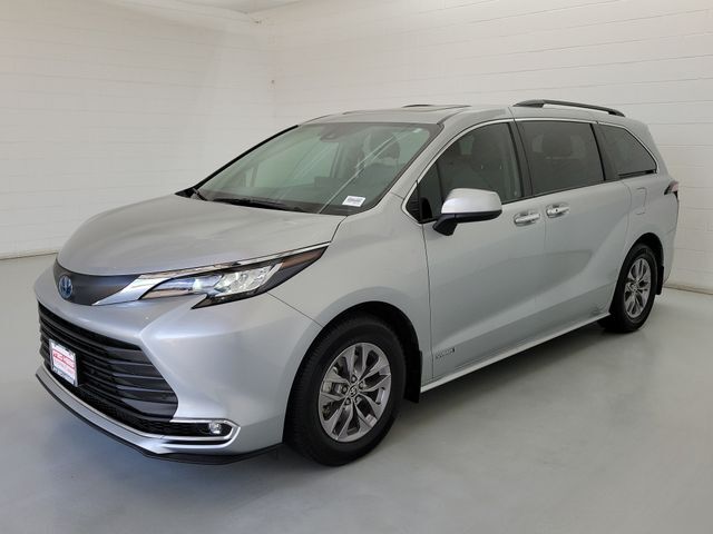 2021 TOYOTA Sienna