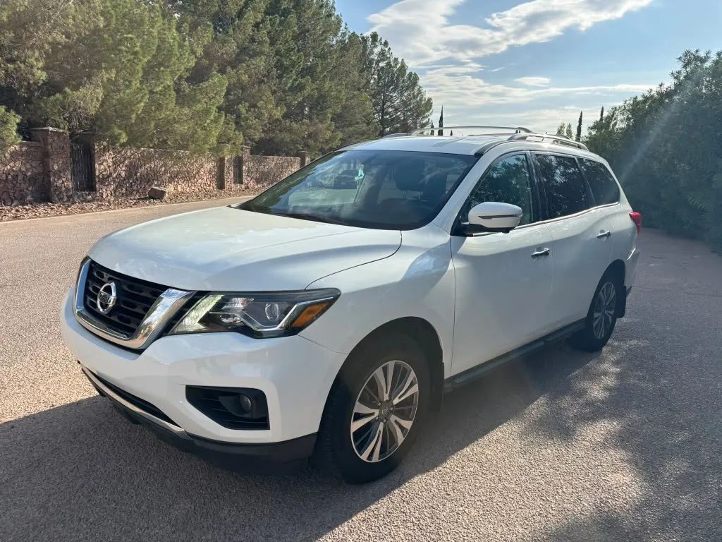 2017 NISSAN Pathfinder
