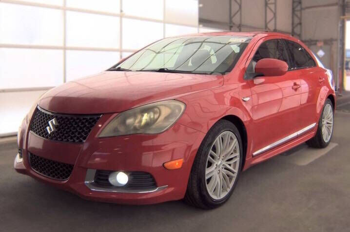 2011 SUZUKI Kizashi