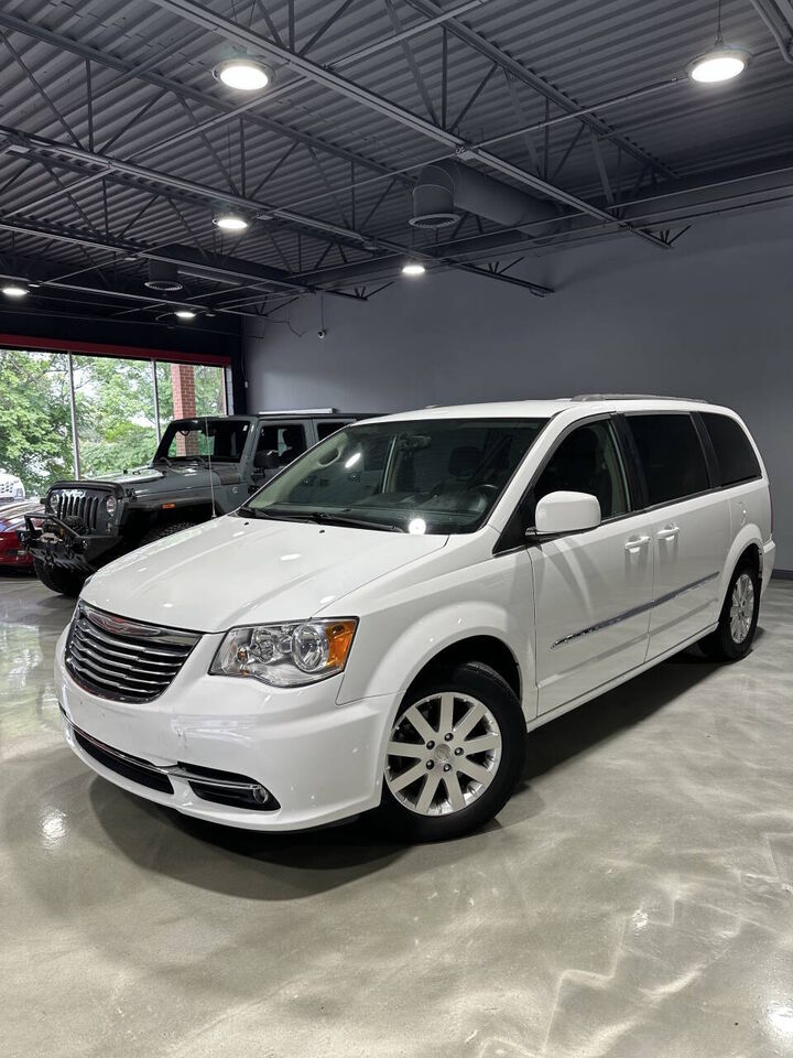 2016 CHRYSLER Town and Country