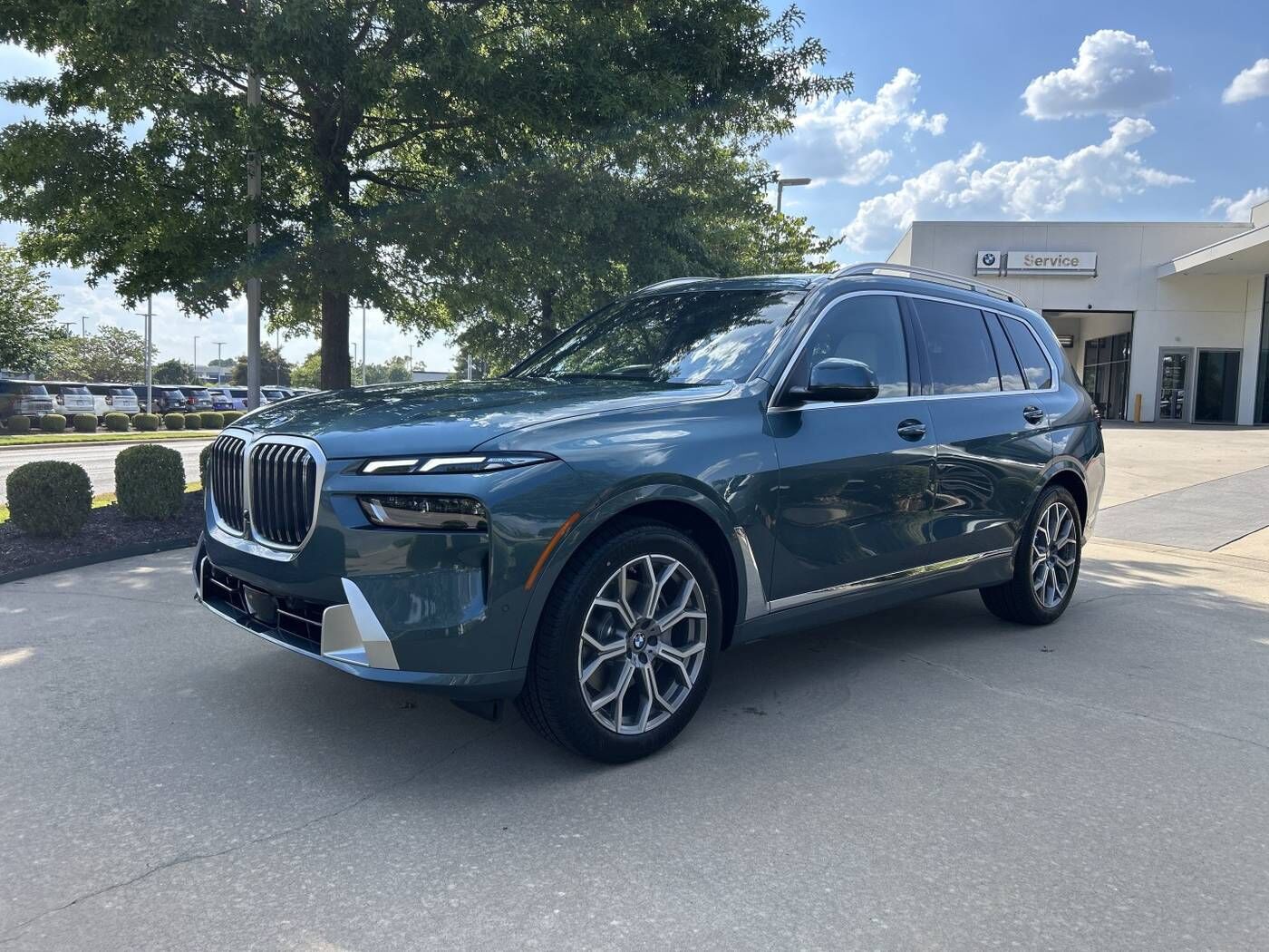 2027 BMW X7