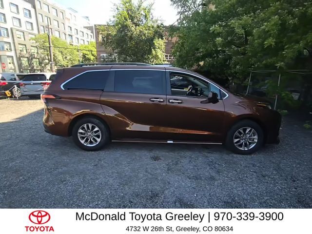 2022 TOYOTA Sienna