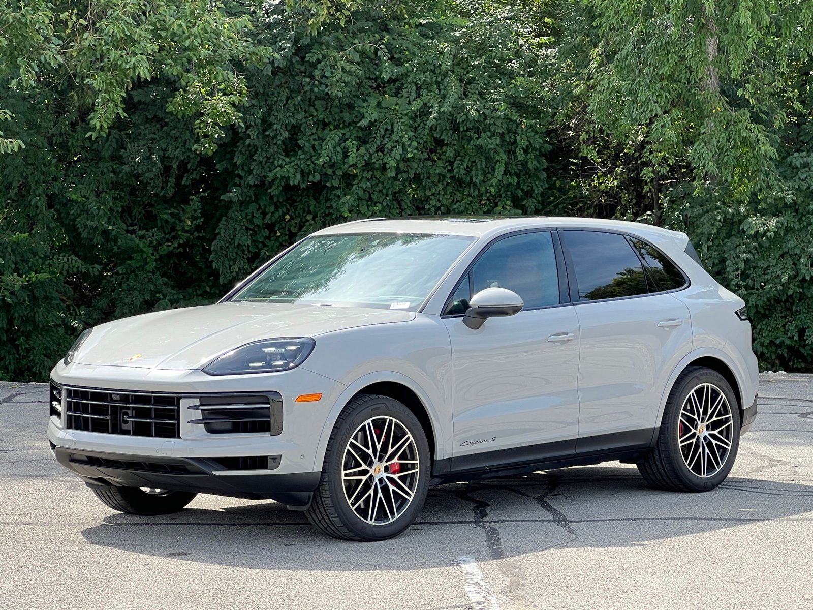2024 PORSCHE Cayenne