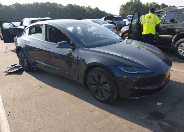 2025 TESLA Model 3