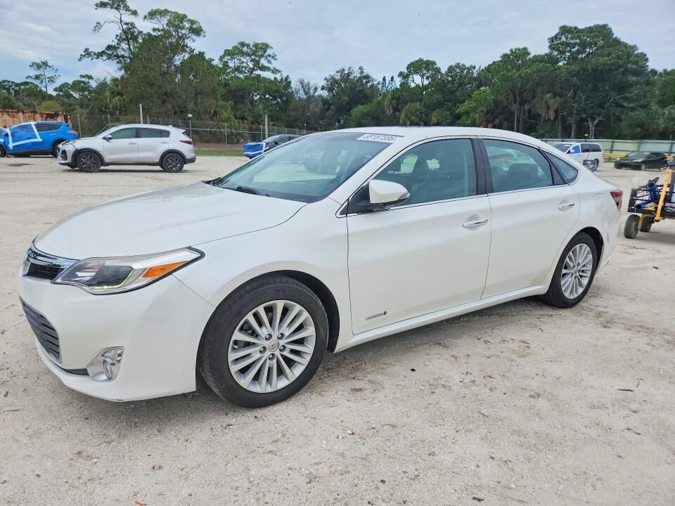 2013 TOYOTA Avalon