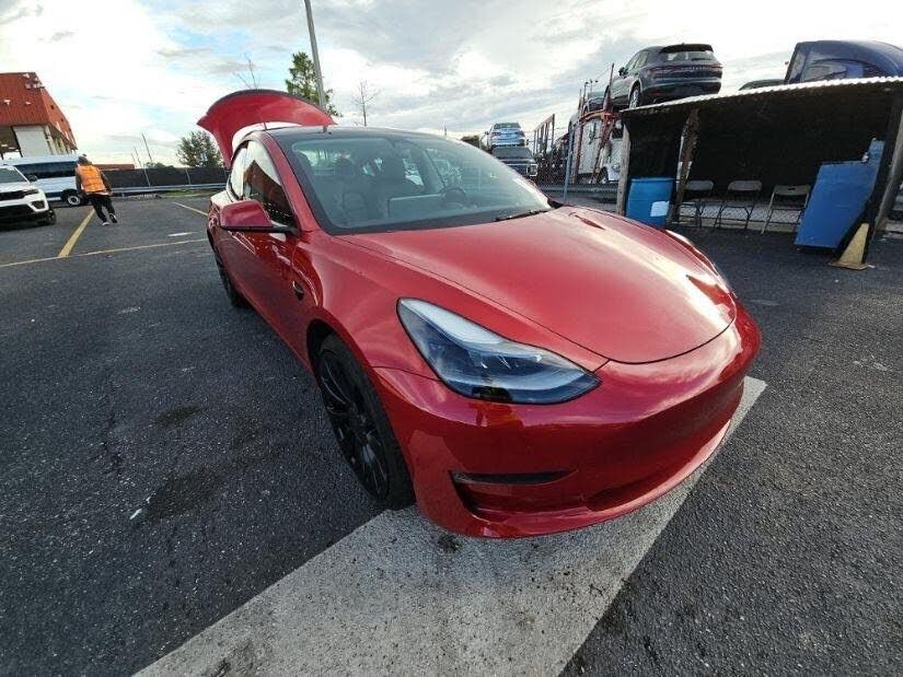 2022 TESLA Model 3