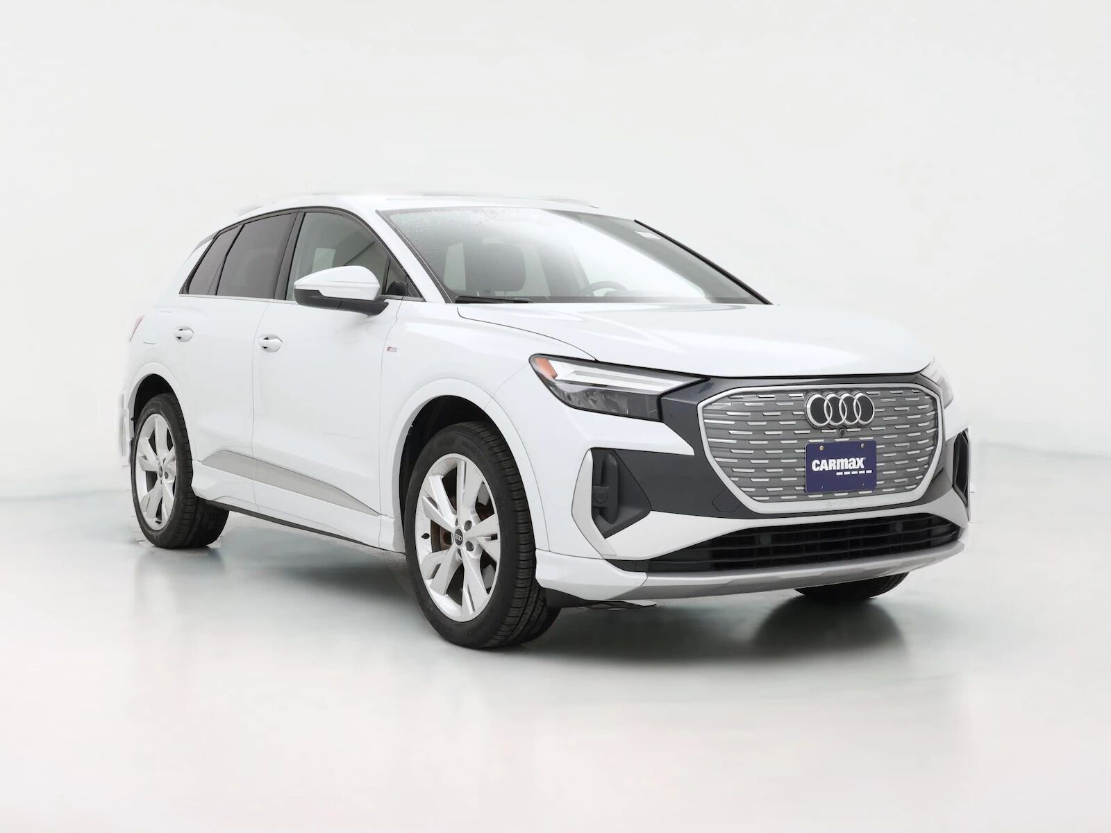 2023 AUDI Q4