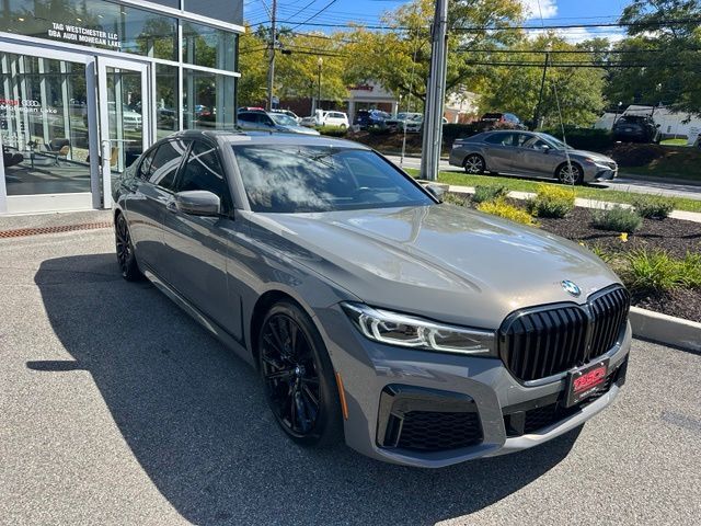 2022 BMW 750i
