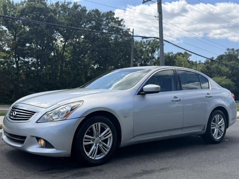 2015 INFINITI Q40
