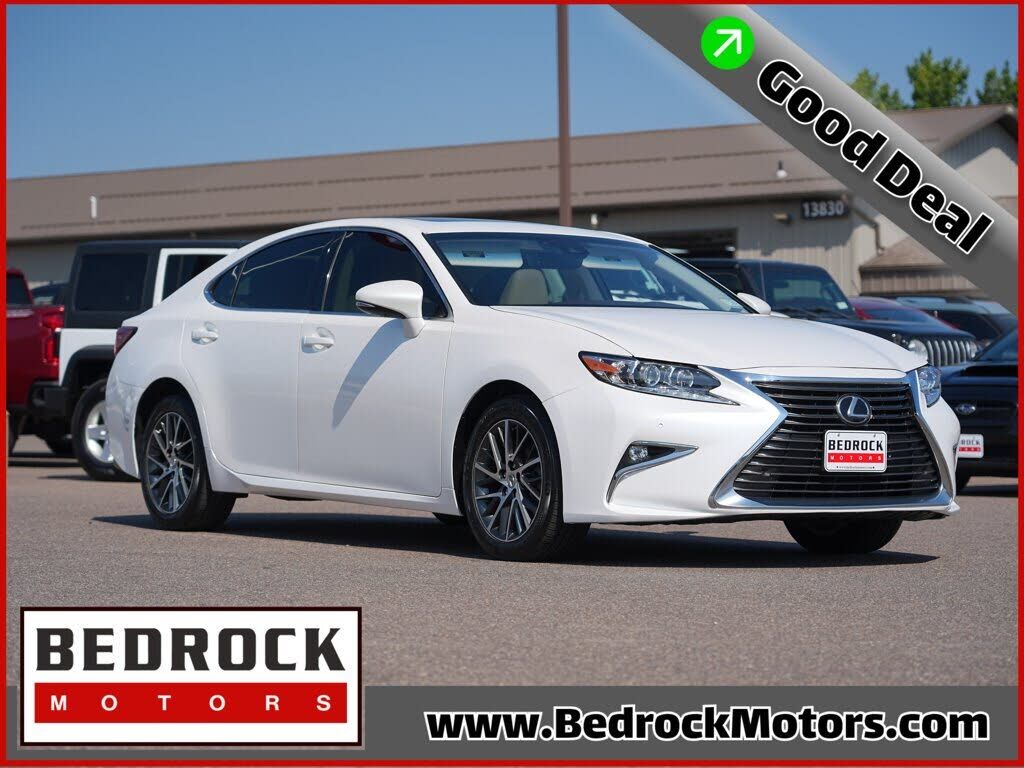 2016 LEXUS ES