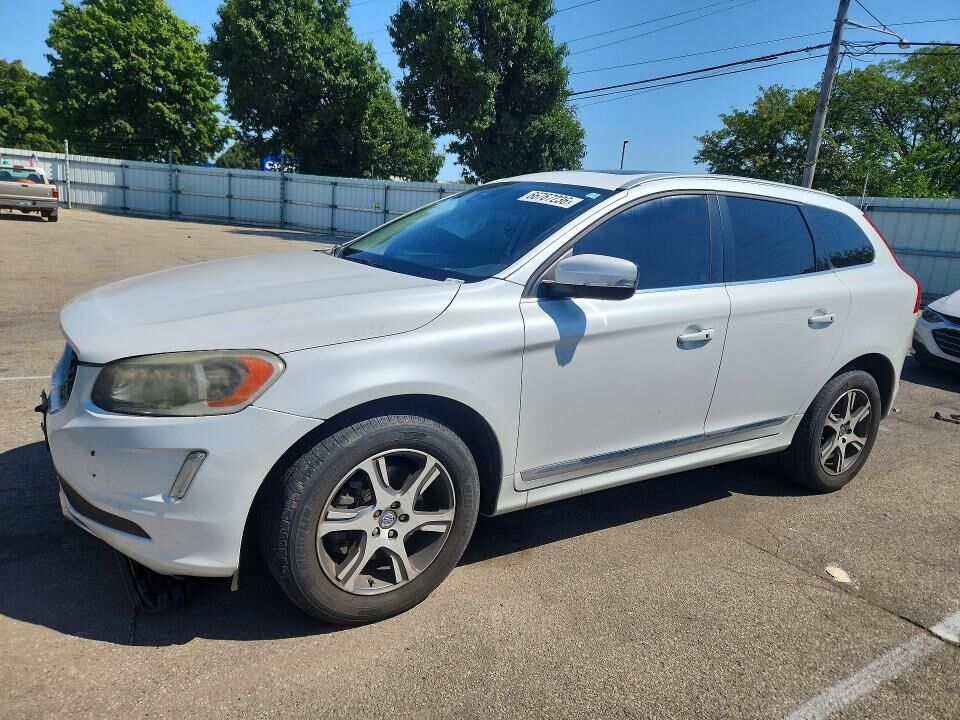 2015 VOLVO XC60