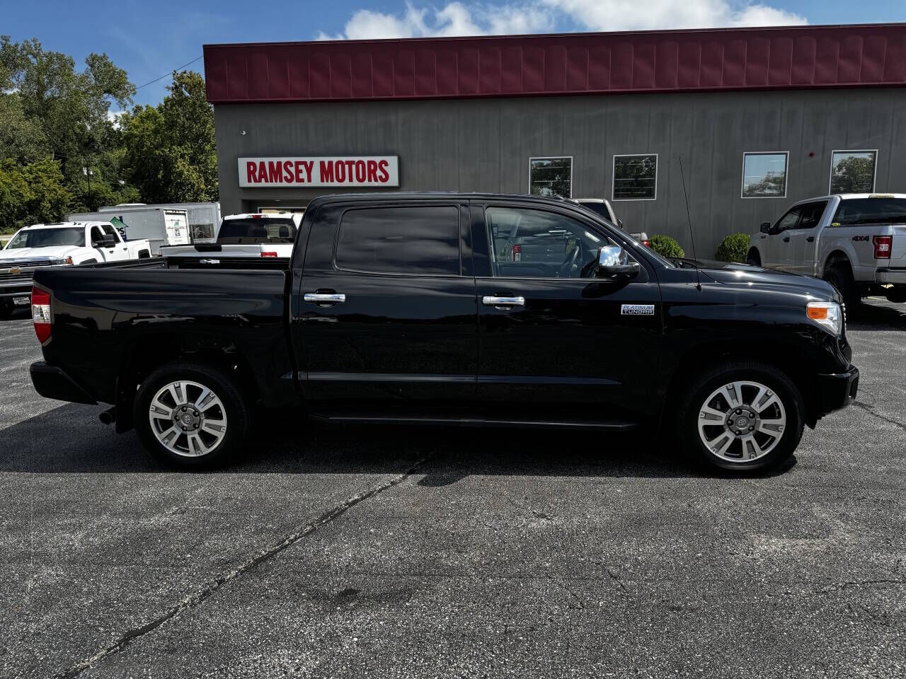 2017 TOYOTA Tundra