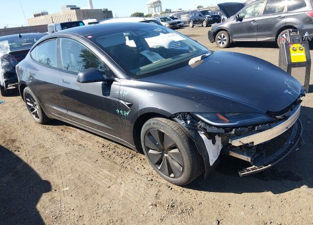 2025 TESLA Model 3