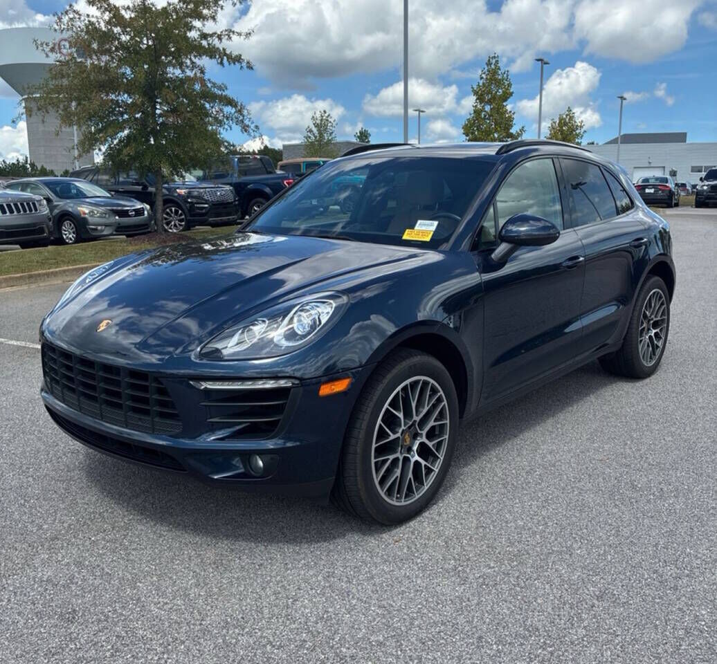 2016 PORSCHE Macan