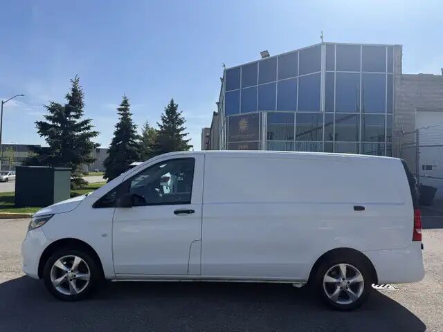 2016 Mercedes-Benz METRIS