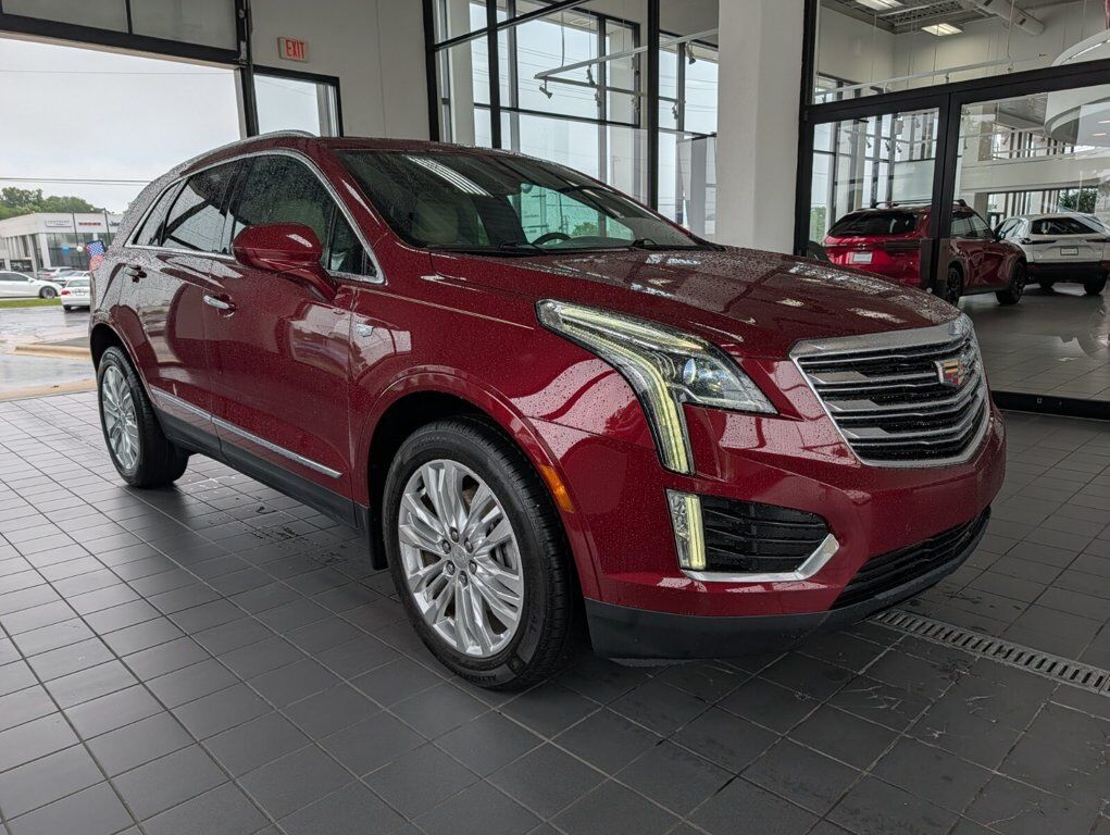 2017 CADILLAC XT5