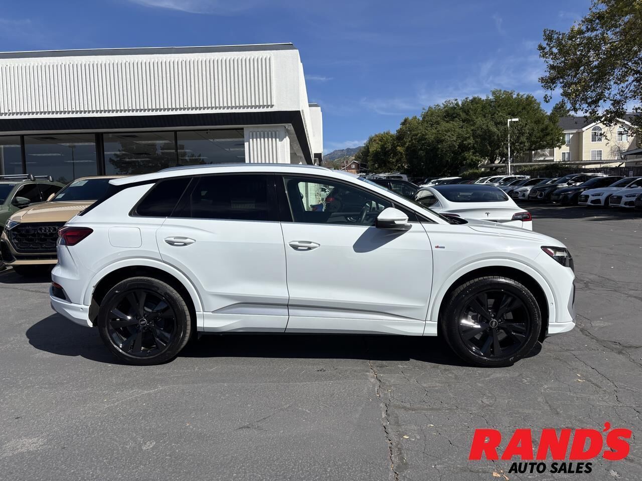 2023 AUDI Q4