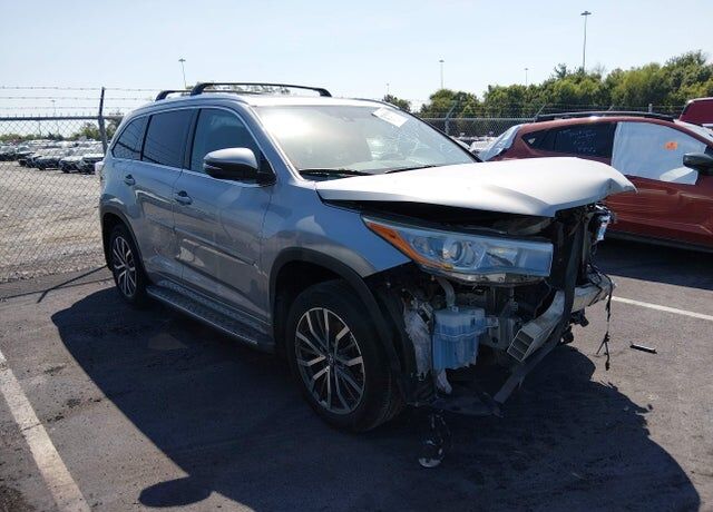 2016 TOYOTA Highlander
