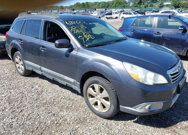 2011 SUBARU Outback