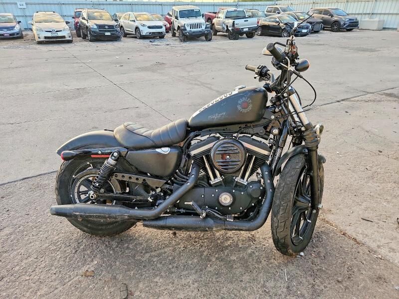 2022 HARLEY DAVIDSON Iron 883