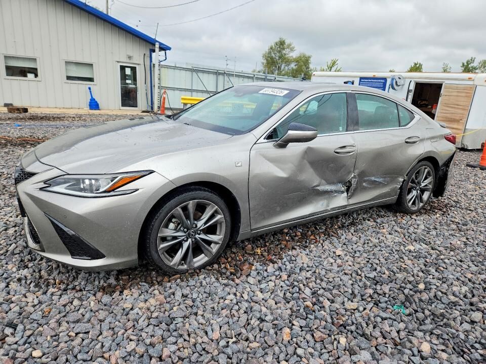 2019 LEXUS ES