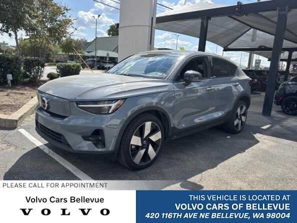 2023 VOLVO C40