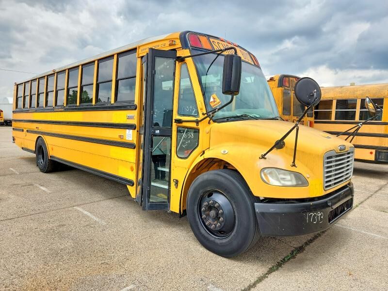 2010 FREIGHTLINER B2 Bus Chassis
