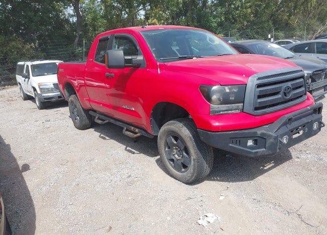 2010 TOYOTA Tundra