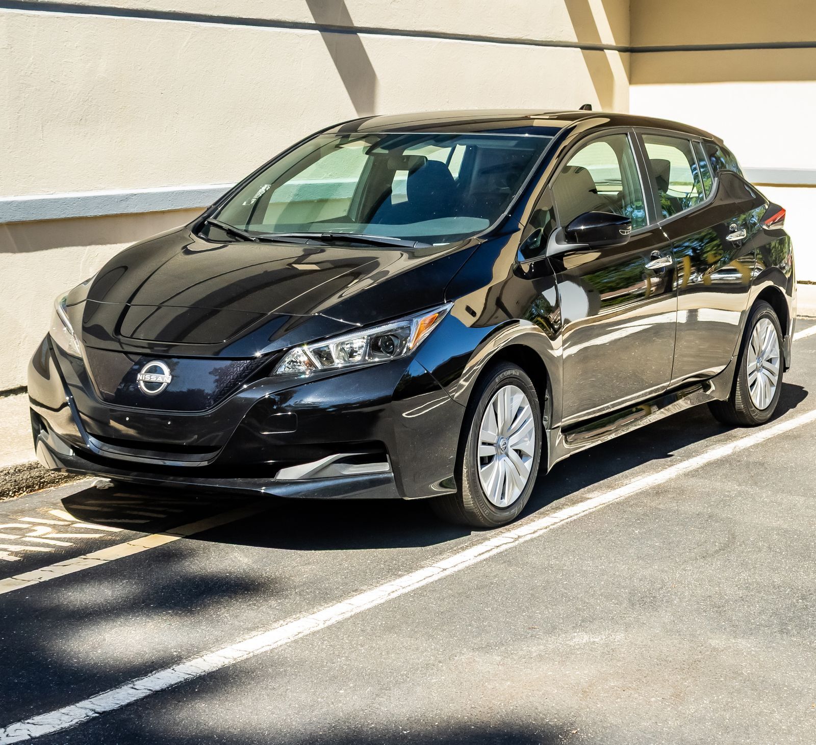 2025 NISSAN Leaf