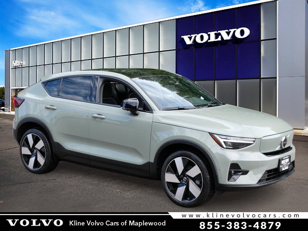2023 VOLVO C40