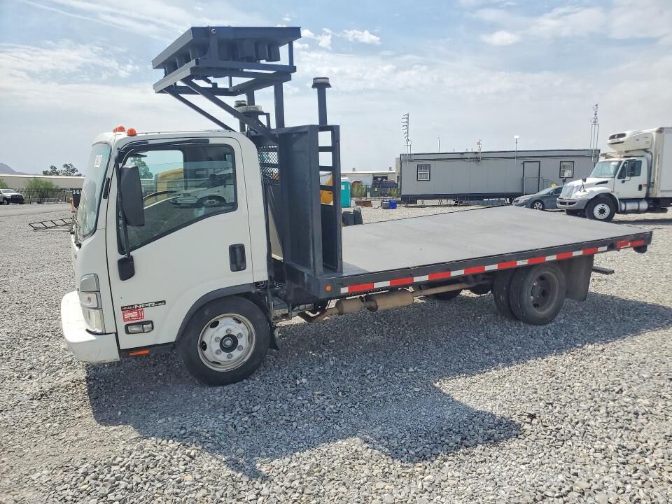 2023 ISUZU NPR-HD