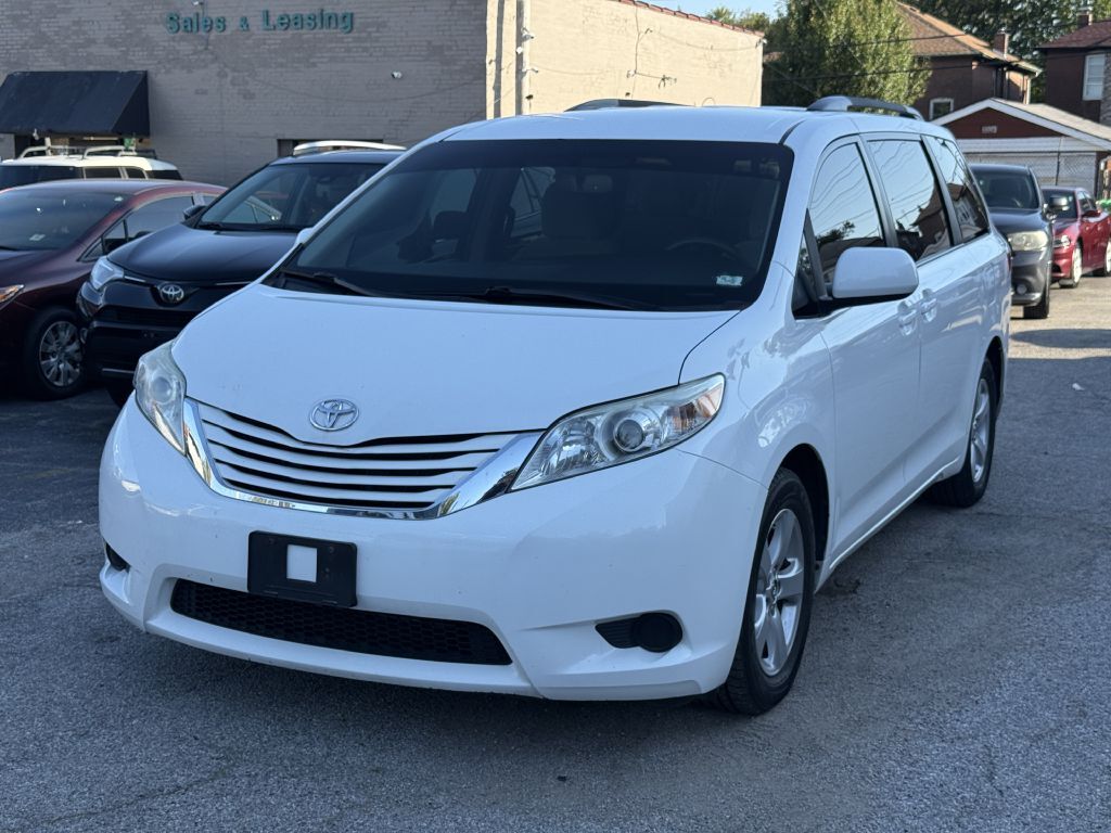 2017 TOYOTA Sienna