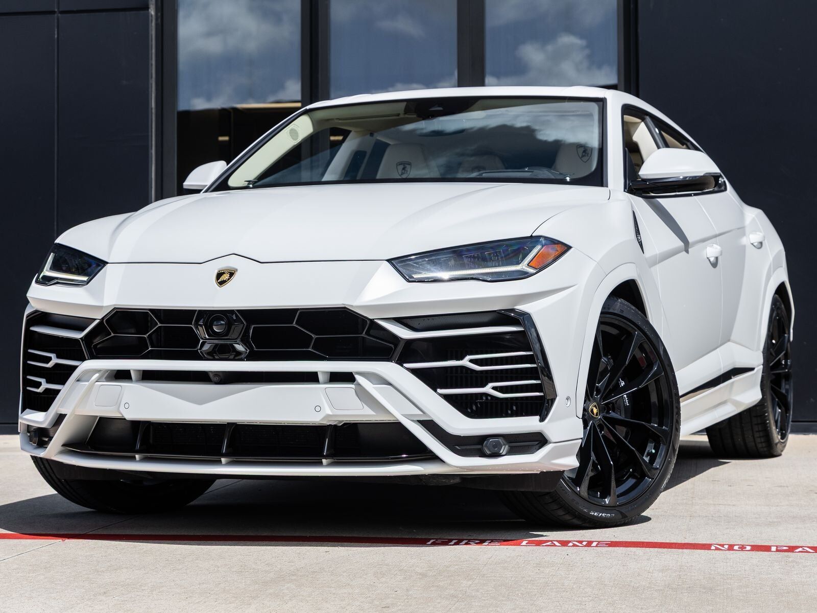 2022 LAMBORGHINI URUS