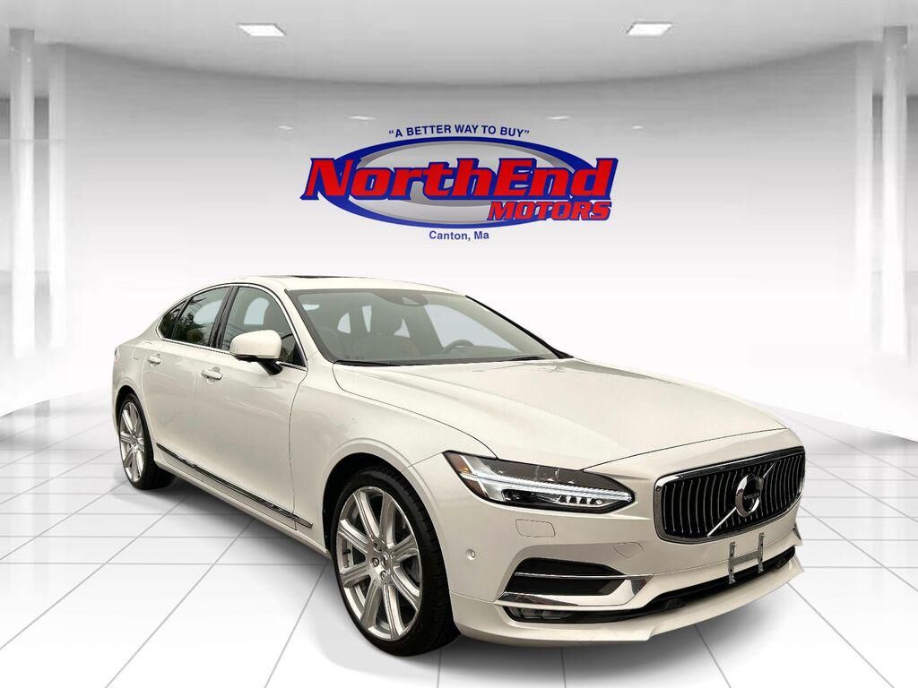 2017 VOLVO S90