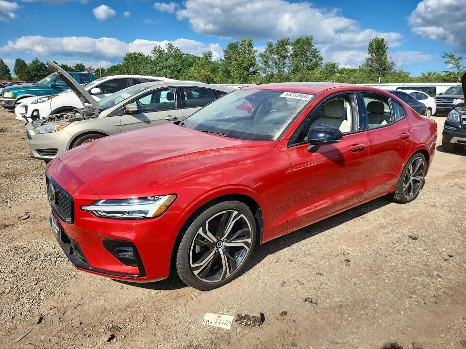 2024 VOLVO S60