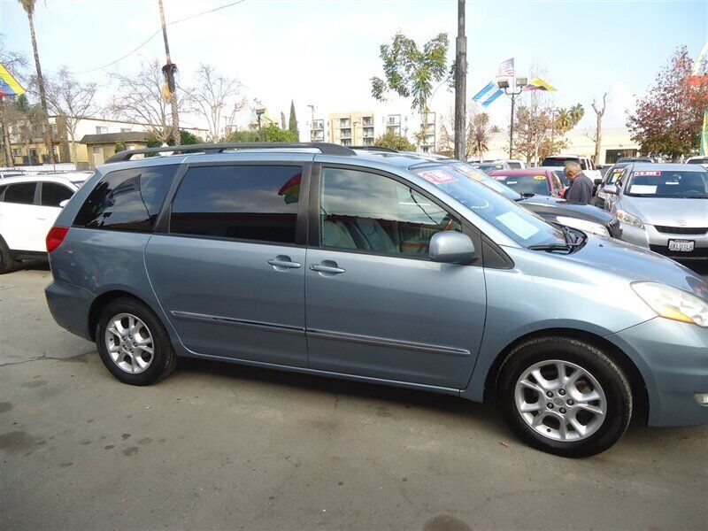 2006 TOYOTA Sienna