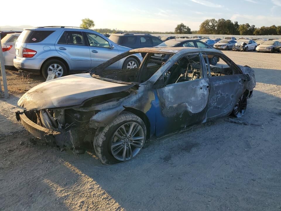 2017 TOYOTA Camry